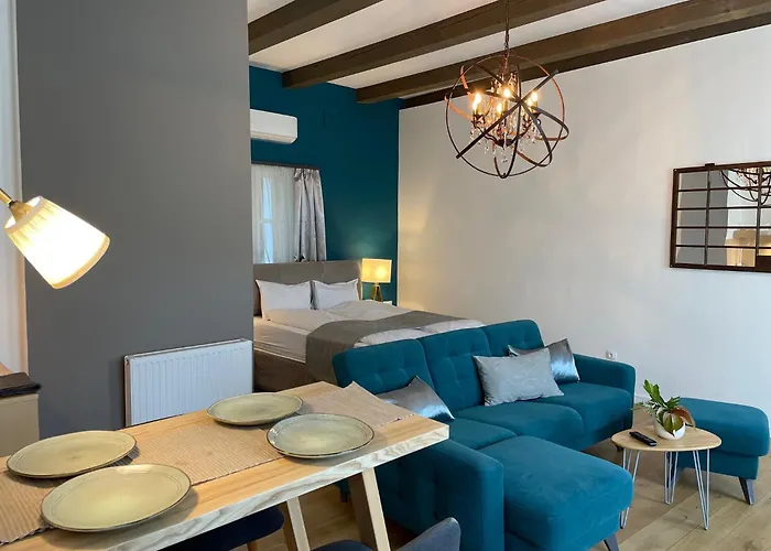 Frida Apartman, Exkluziv Varpanoramaval, A Belvaros Sziveben, Ingyenes Parkolassal Apartmán