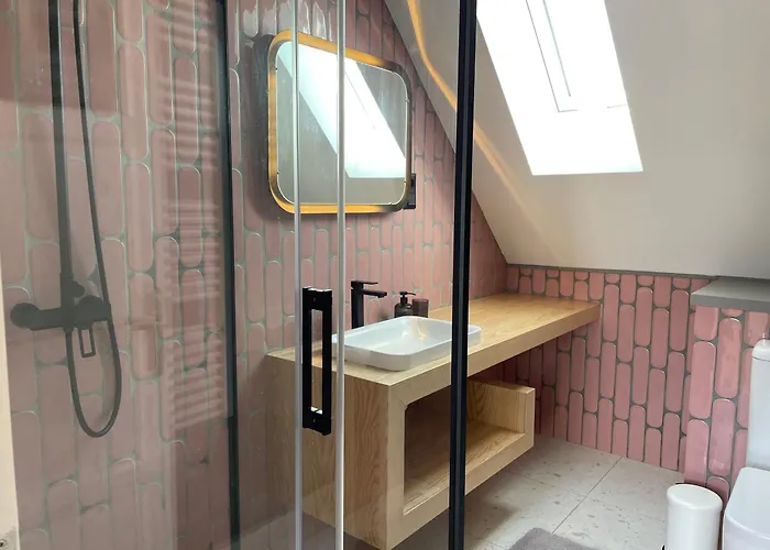 Frida Apartman, Exkluziv Varpanoramaval, A Belvaros Sziveben, Ingyenes Parkolassal Apartmán *