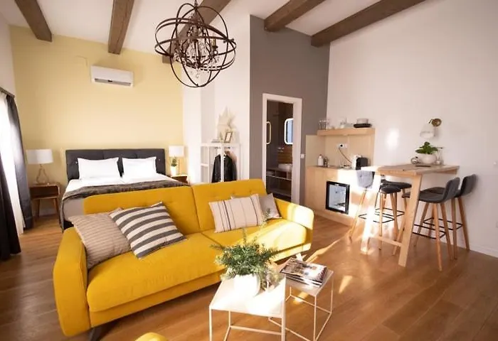 Frida Apartman, Exkluziv Varpanoramaval, A Belvaros Sziveben, Ingyenes Parkolassal Veszprém