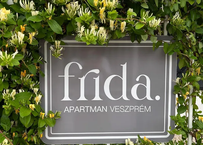 Apartament Frida Apartman, Exkluziv Varpanoramaval, A Belvaros Sziveben, Ingyenes Parkolassal Veszprém